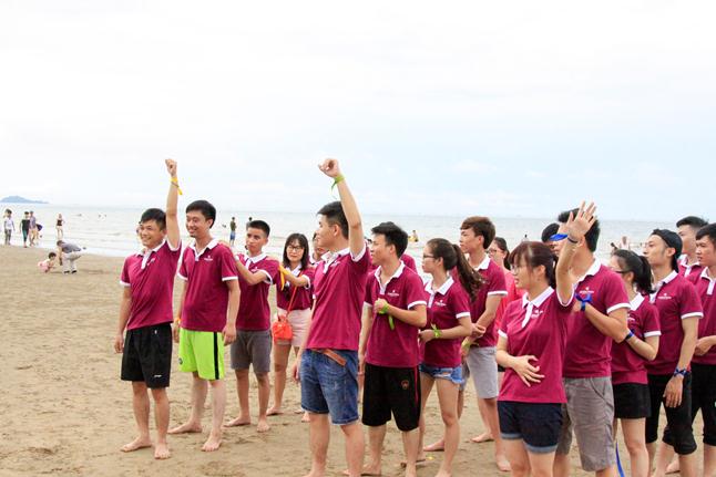 IZISolution du lịch hè 2017-18