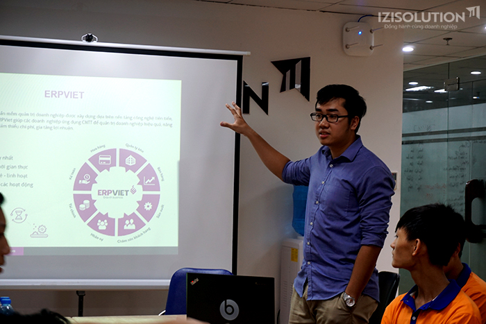 Tân học viên ITPlus tham quan doanh nghiệp IZISolution 02 Tân học viên ITPlus tham quan doanh nghiệp IZISolution 02