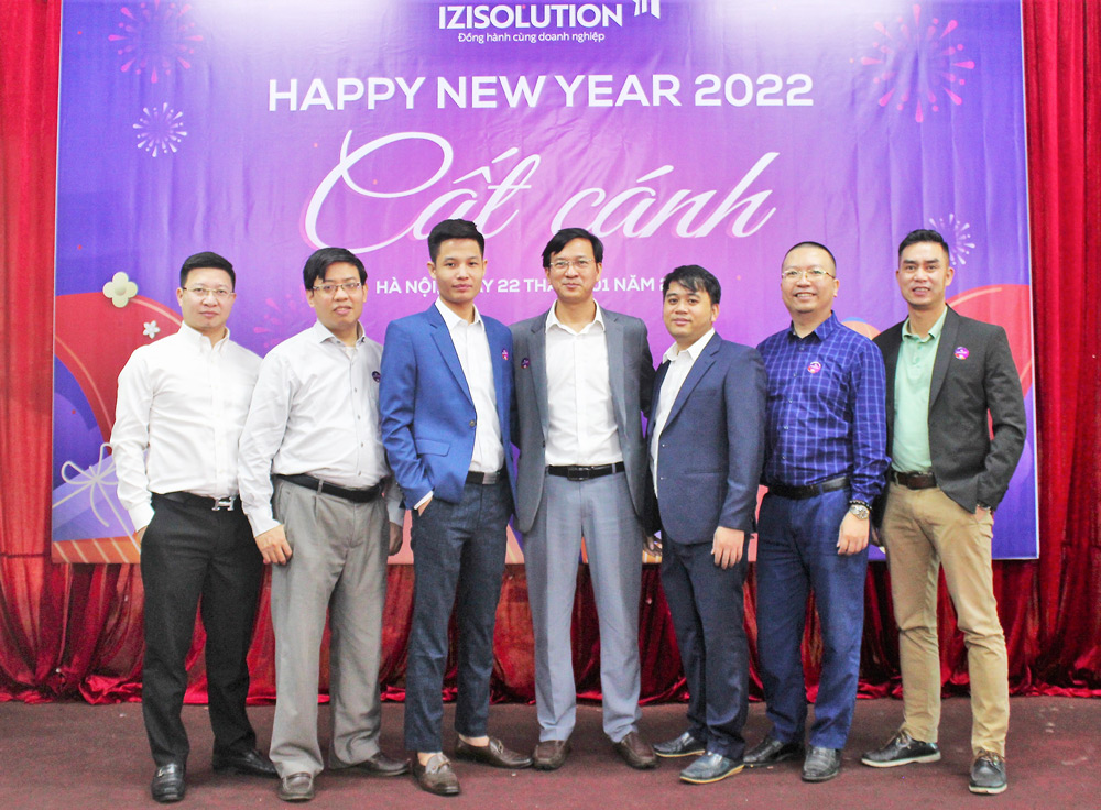 Ban giám đốc và khách mời Chương trình tất niên công ty TNHH IZISolution