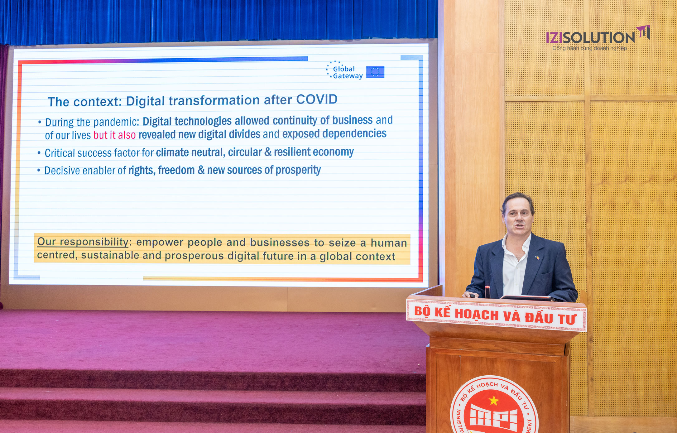 IZISolution Tham Gia Hội Nghị Đối Tác Thúc Đẩy Chuyển Đổi Số Doanh Nghiệp Việt Nam 2023 16