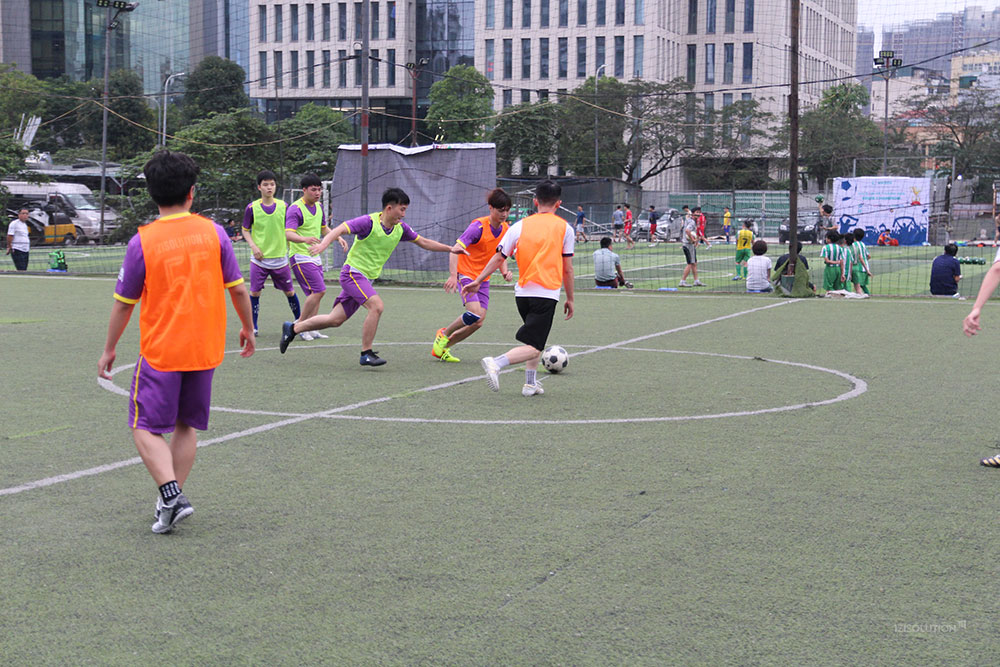 Sôi động giải bóng đá IZI Summer League 2021 Sôi động giải bóng đá IZI Summer League 2021