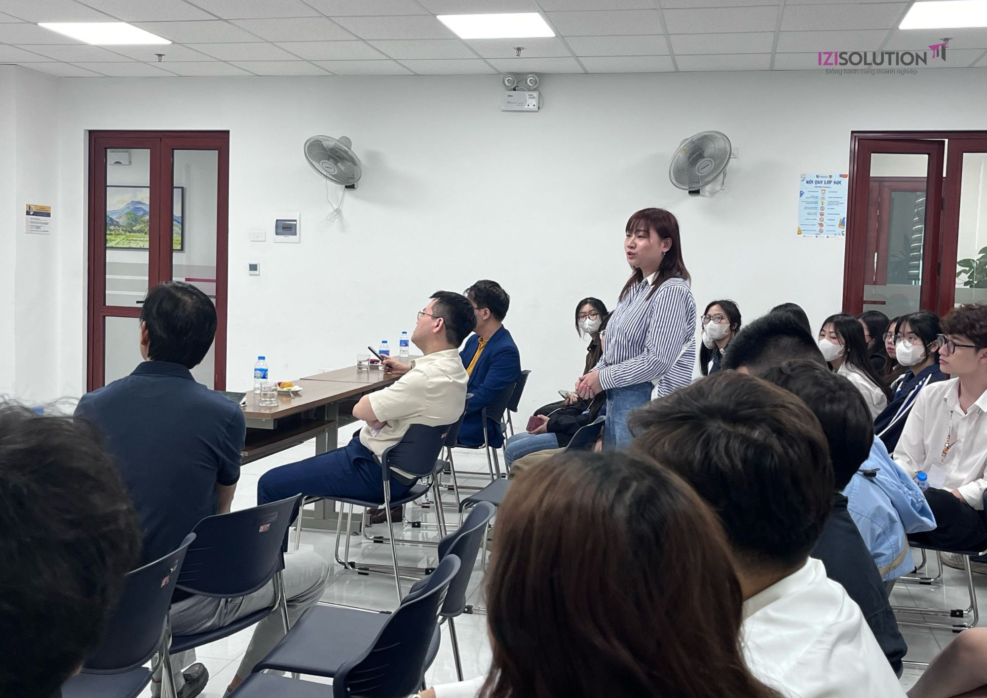 Giao lưu, chia sẻ giữa VNUIS và diễn giả